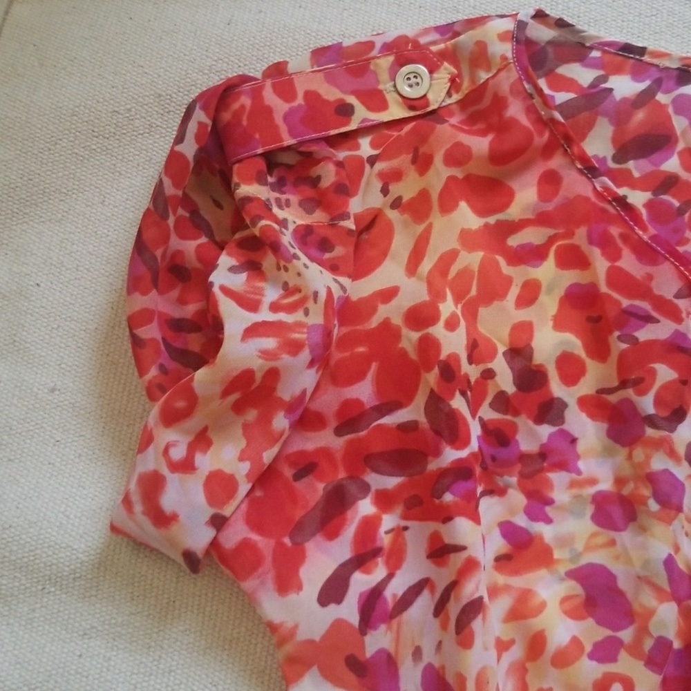 Guess Multi Color Blouse - Picture 4 of 5